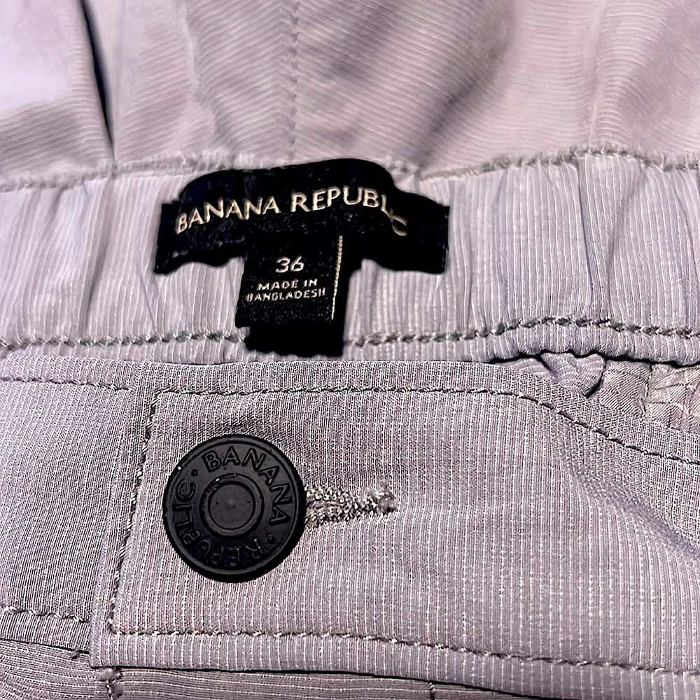 Banana Republic Shorts, 36, Light Grey